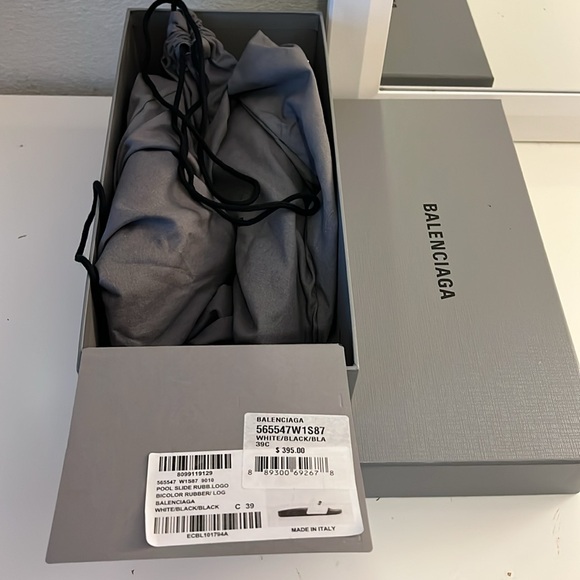 Authentic Balenciaga pool slides - Picture 7 of 7